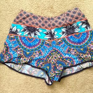 Peachpuff Cute flowy short shorts - Size M